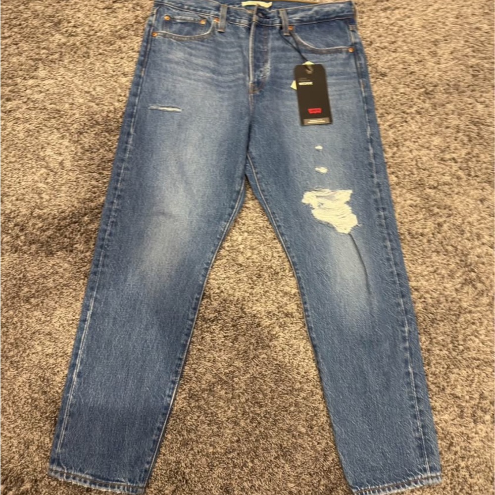Woman’s Levi's Wedgie Straight Jeans